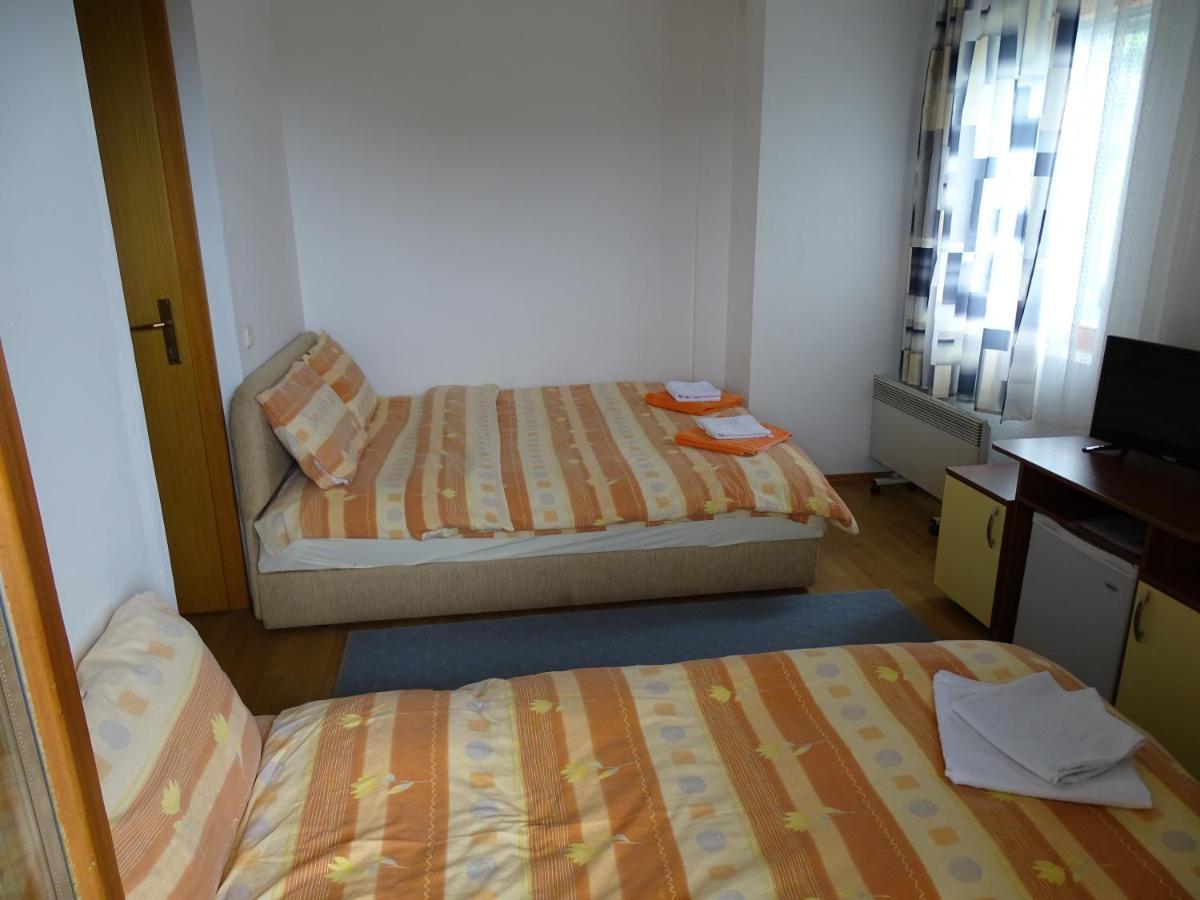 萨拉别墅住宿加早餐旅馆 奥赫里德 外观 照片