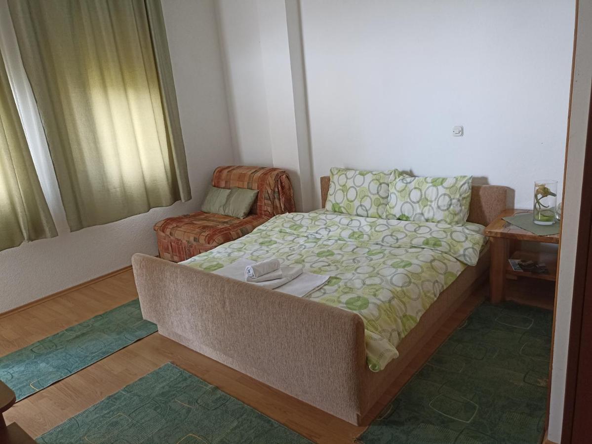 萨拉别墅住宿加早餐旅馆 奥赫里德 外观 照片